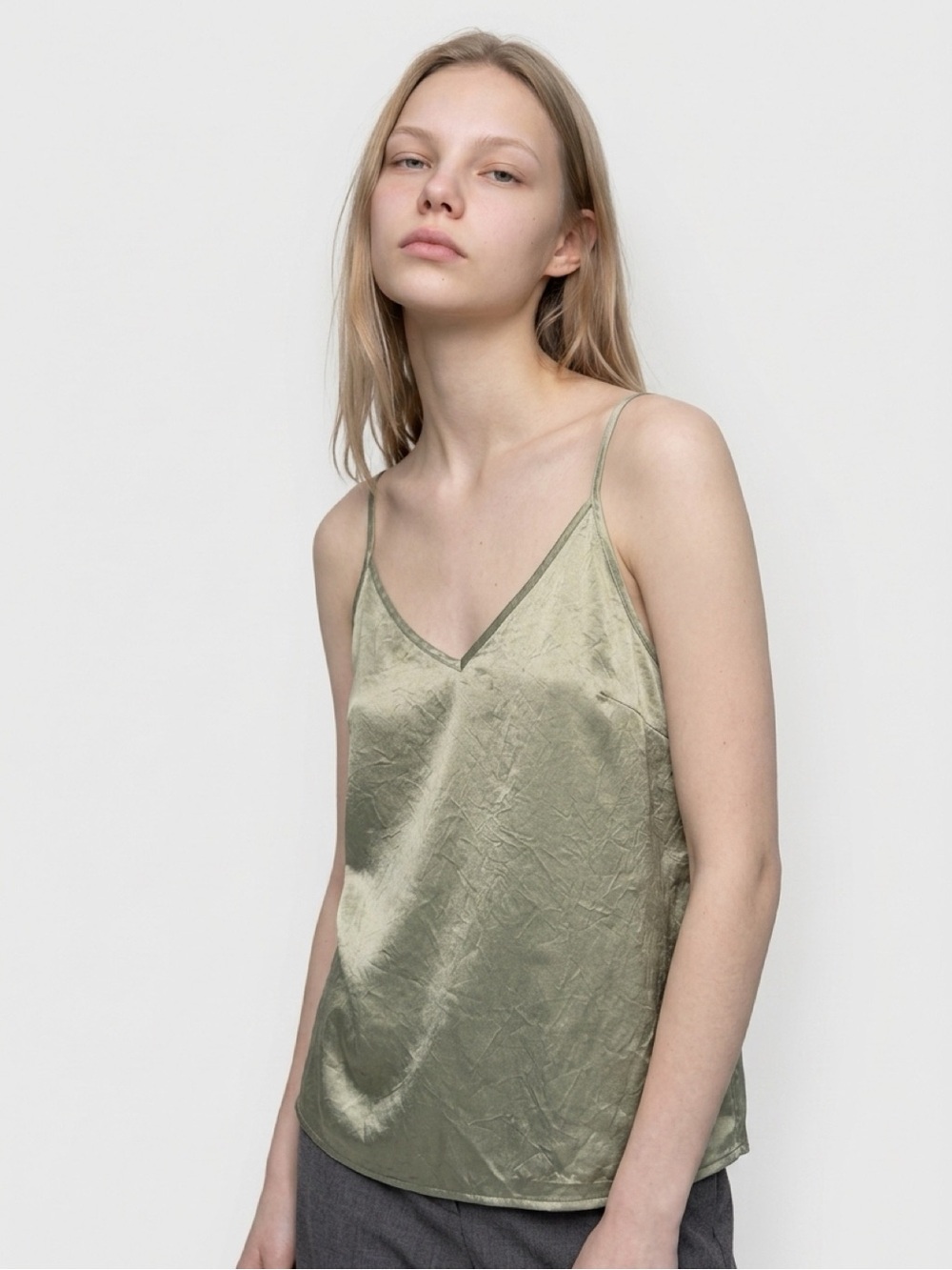 Aritzia Babaton Crinkle Satin Cami Top Size Large Sage Green Silky size large